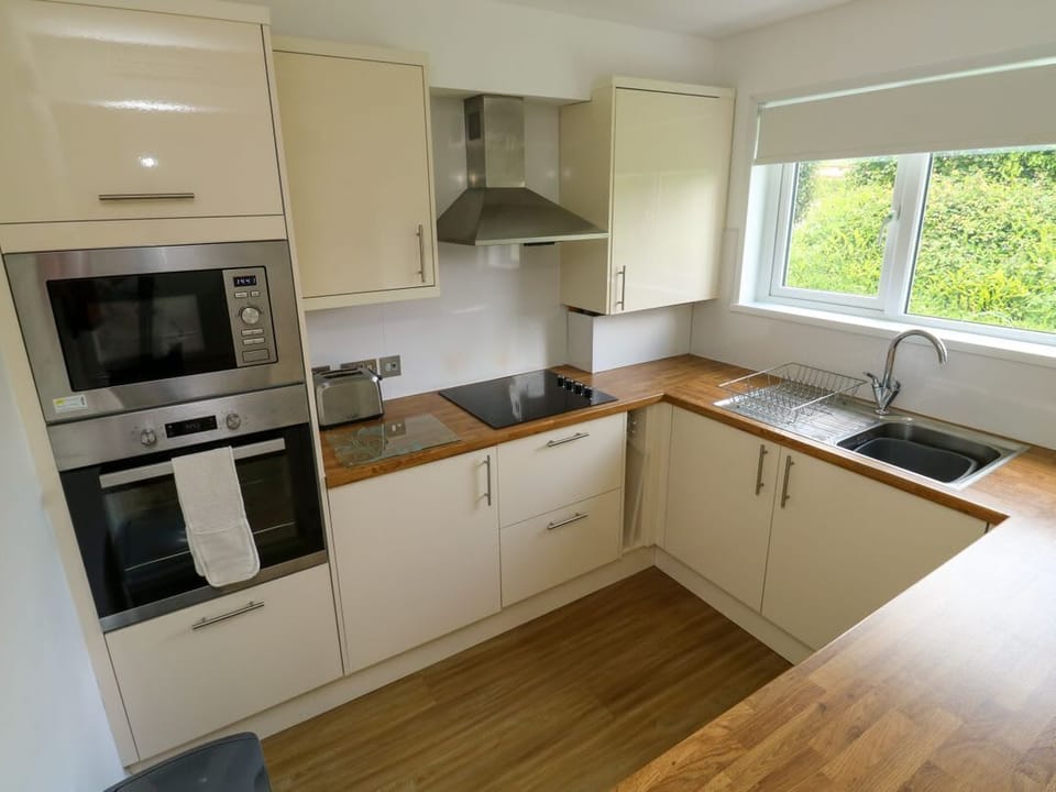 Harcombe House Accessible Pet Free Bungalow Sleeps 5