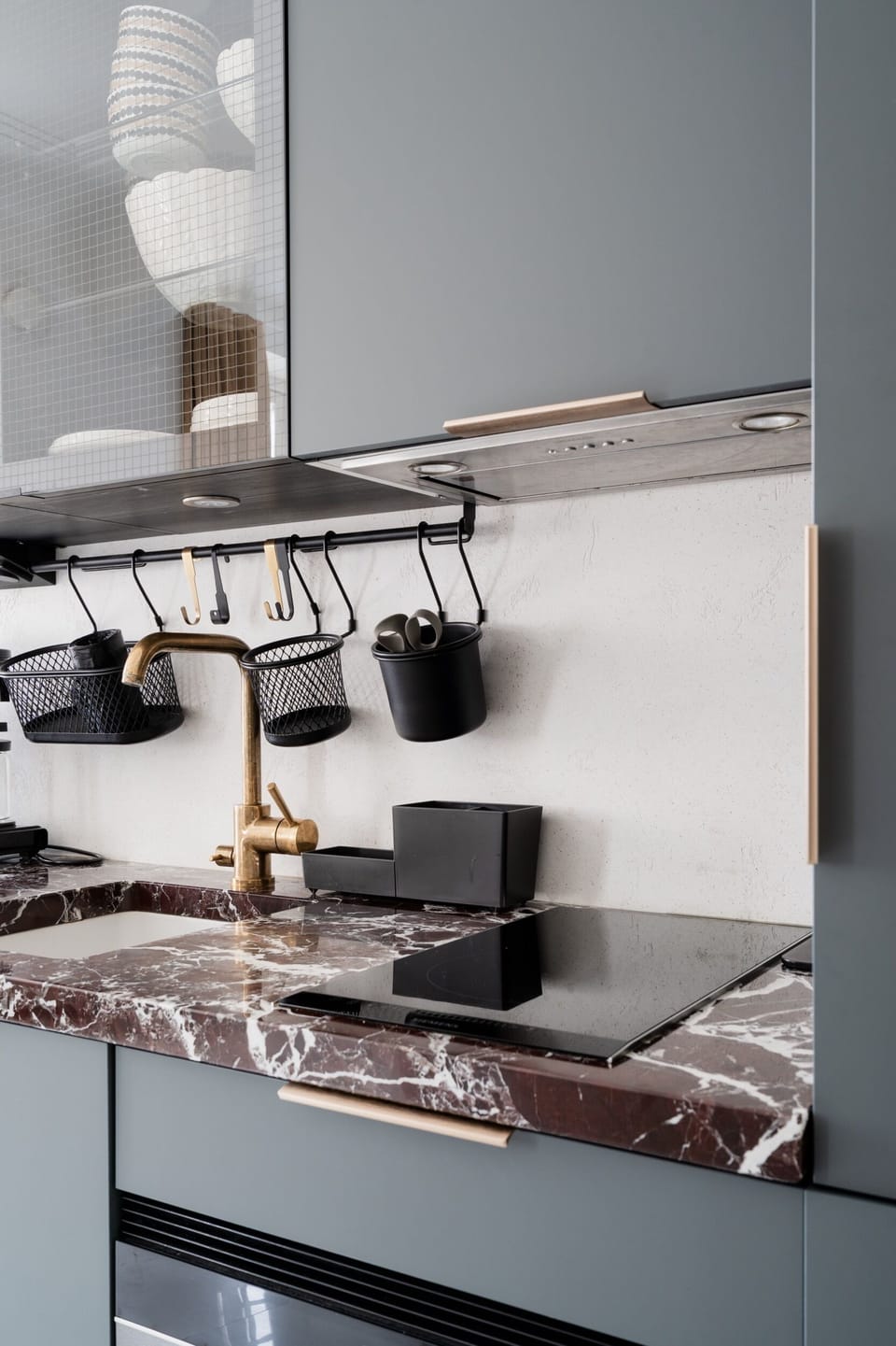 Apartment, 1 Queen Bed with Sofa bed, City View | Private kitchen | Coffee/tea maker, full-size fridge, oven, stovetop