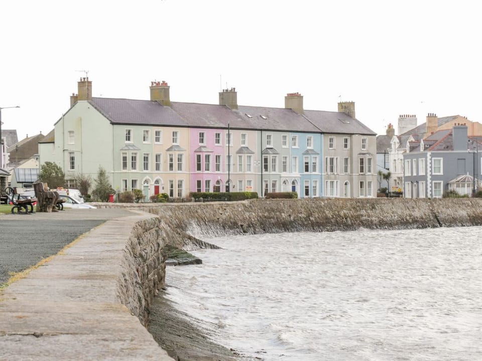 3 Parc Delfryn