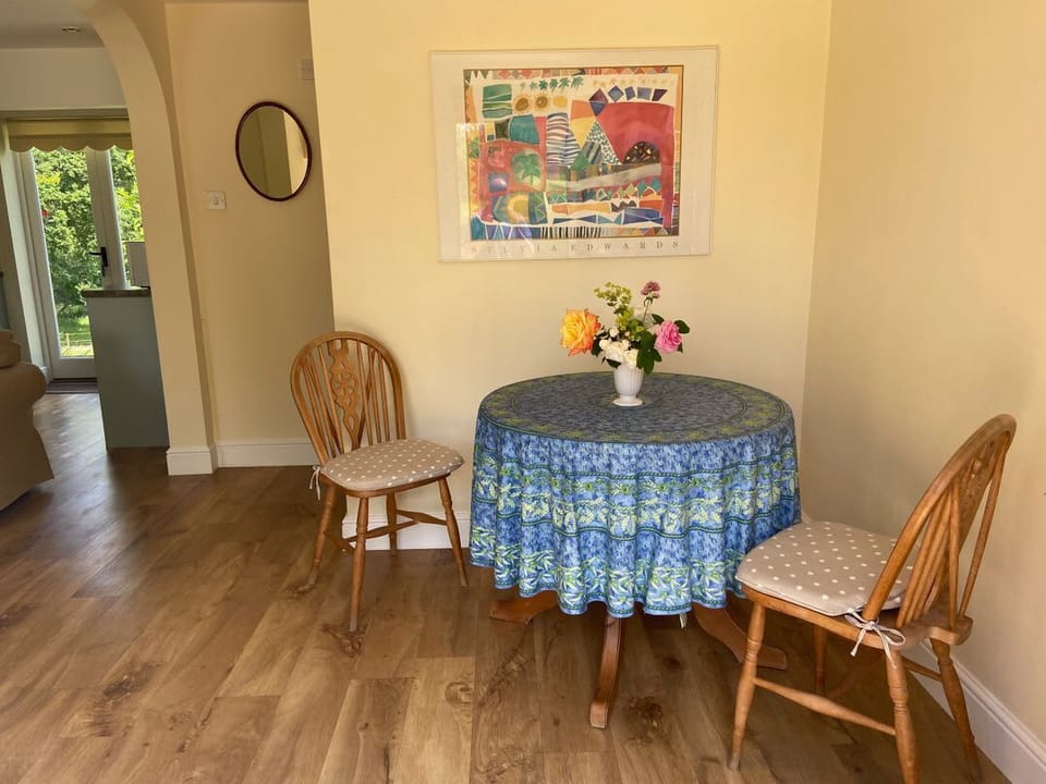 Oke Apple Cottage