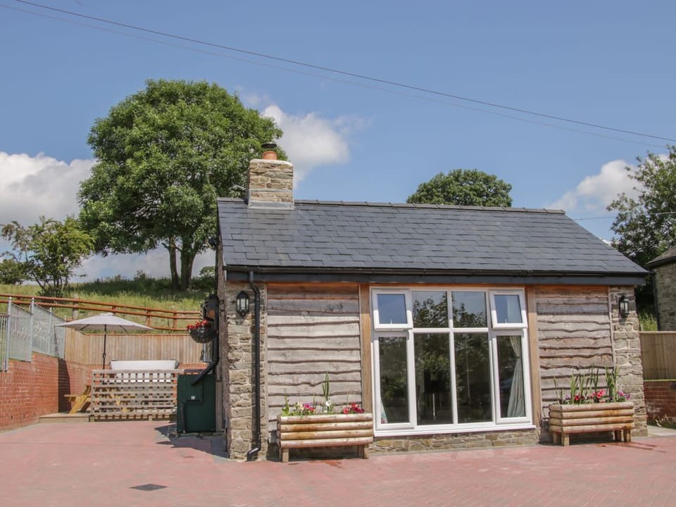 The Boundary Annex