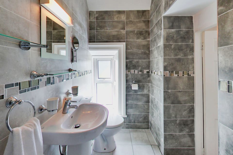 Double Room, Ensuite (Room 5) | Bathroom