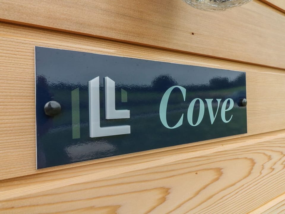 Cove Lodge