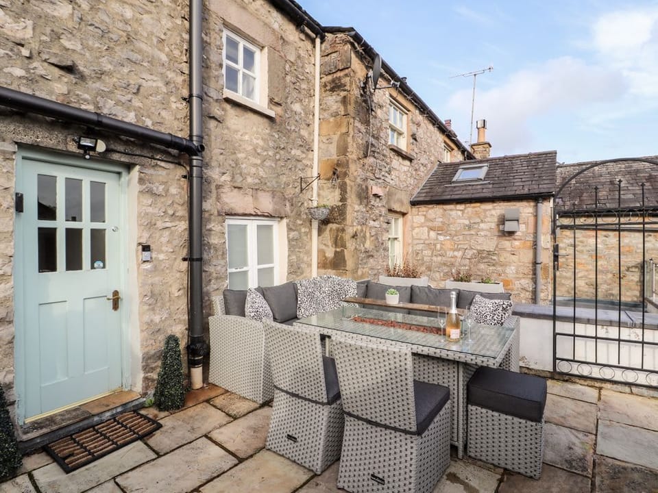 Market Square Maisonette