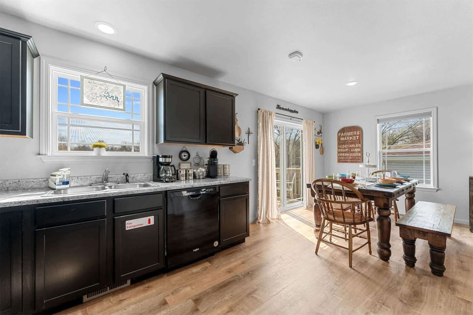 House, Multiple Beds, Hot Tub, Garden View (Trolly Inn) | Private kitchen