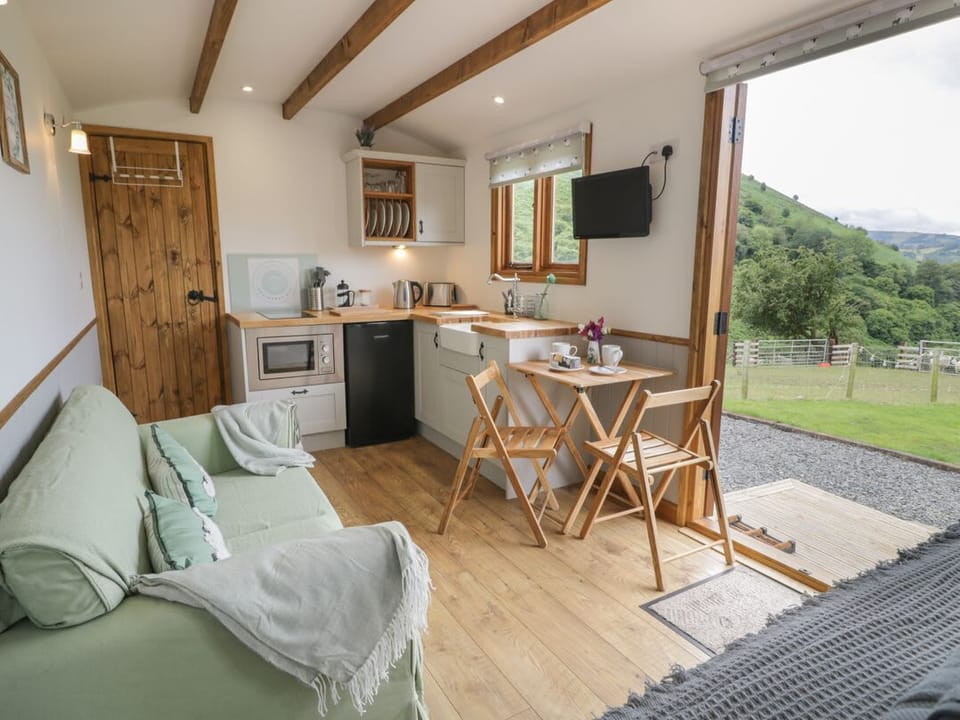 Tan Y Castell Shepherds Hut