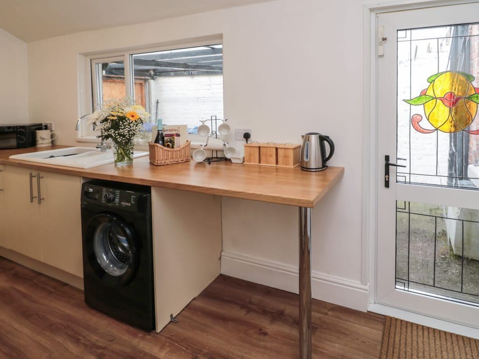 18 Acklington Road