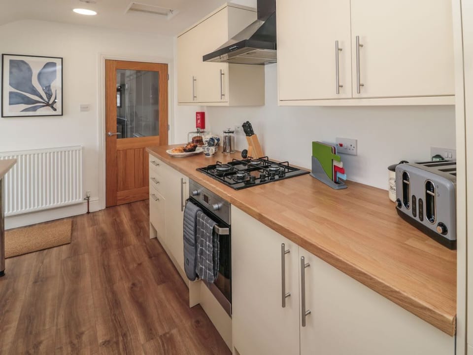 18 Acklington Road