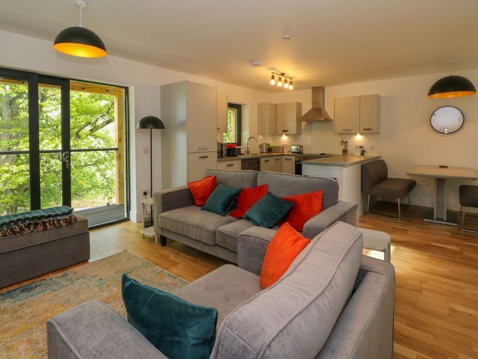 Oakbank  Mews