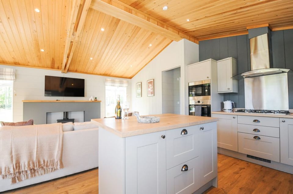 17 Meadow Retreat