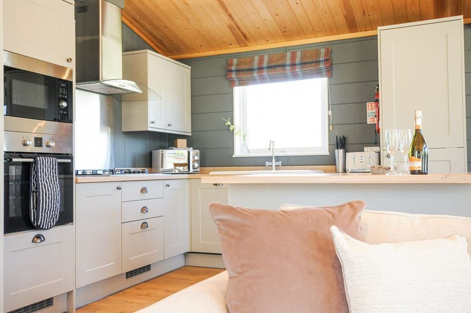 17 Meadow Retreat