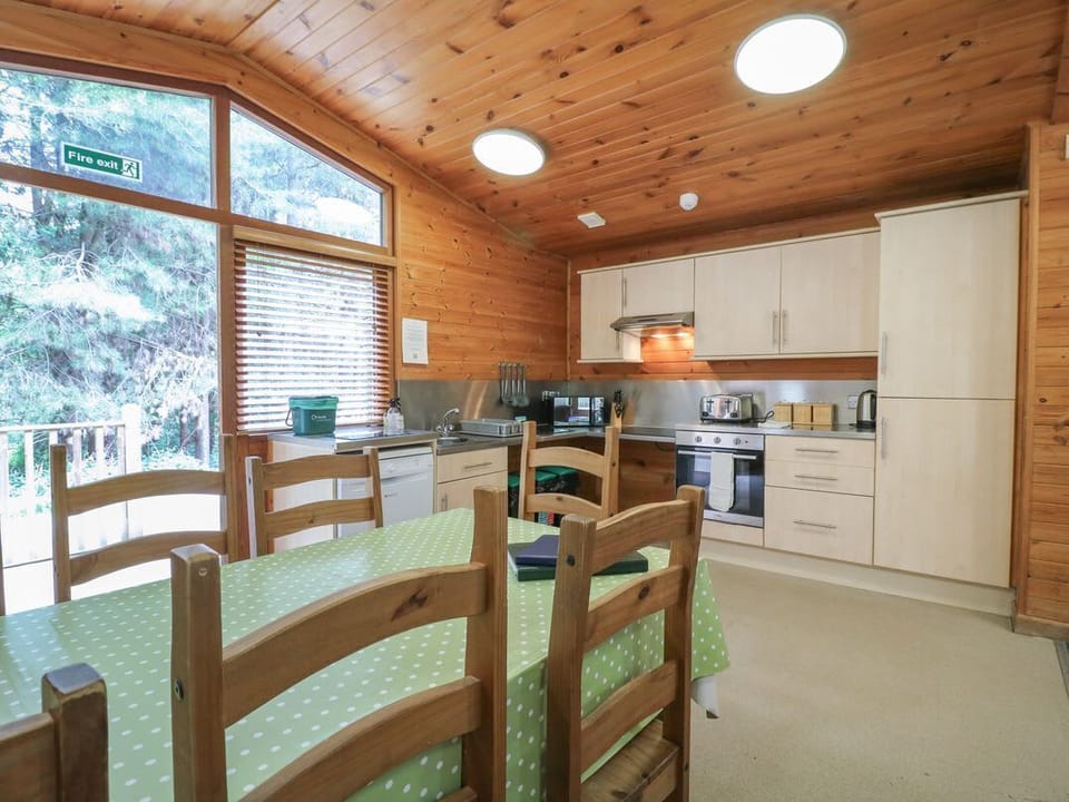 Oak Lodge