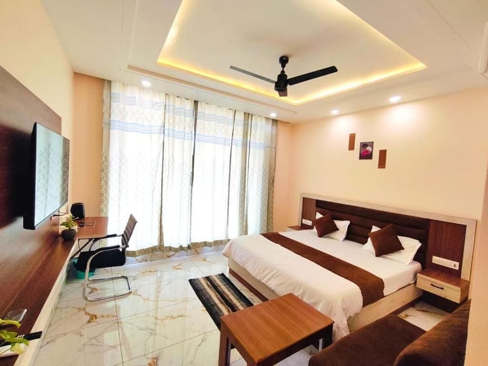 Deluxe Double Room, City View | Free WiFi
