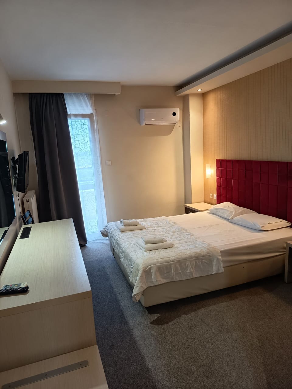 Single Room, Garden View | In-room safe, desk, free WiFi