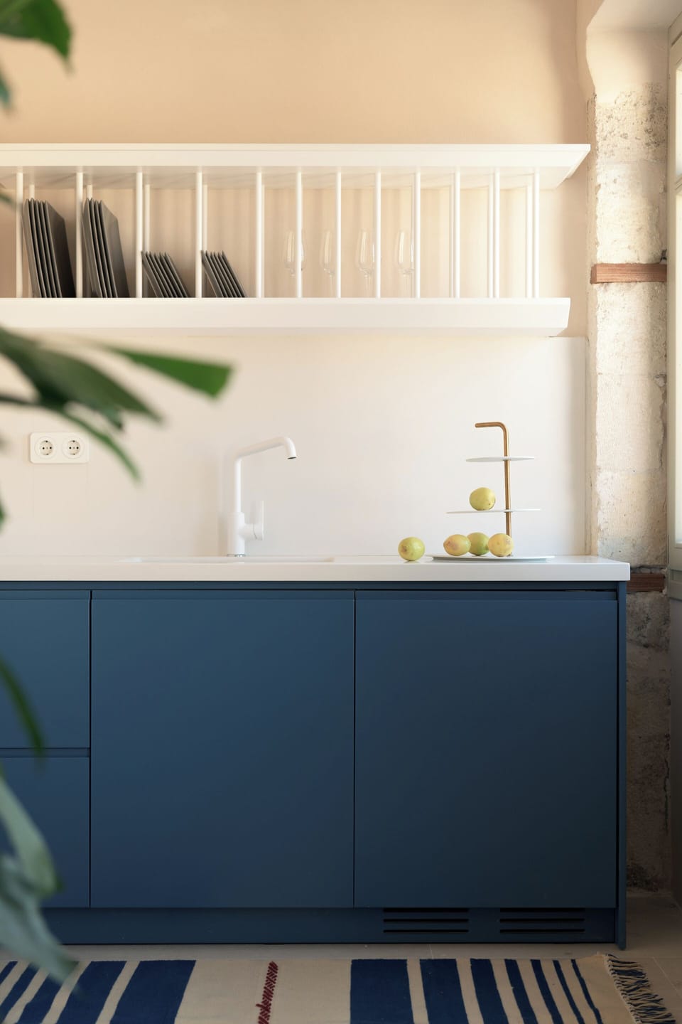 House, City View | Private kitchenette | Full-size fridge, microwave, oven, stovetop