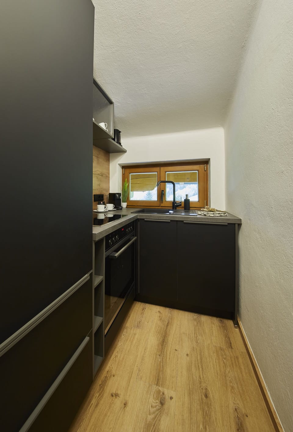 Deluxe Condo, Mountain View | Private kitchen
