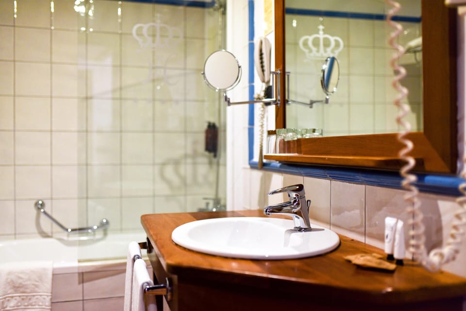 Free toiletries, hair dryer, bidet, towels