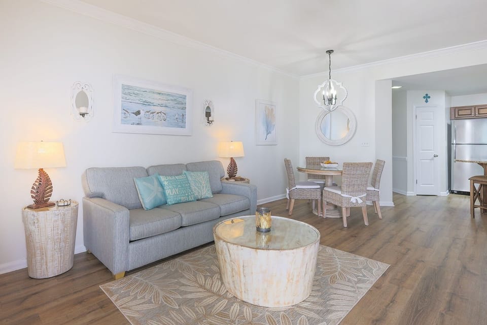 Condo, 2 Bedrooms | Living area