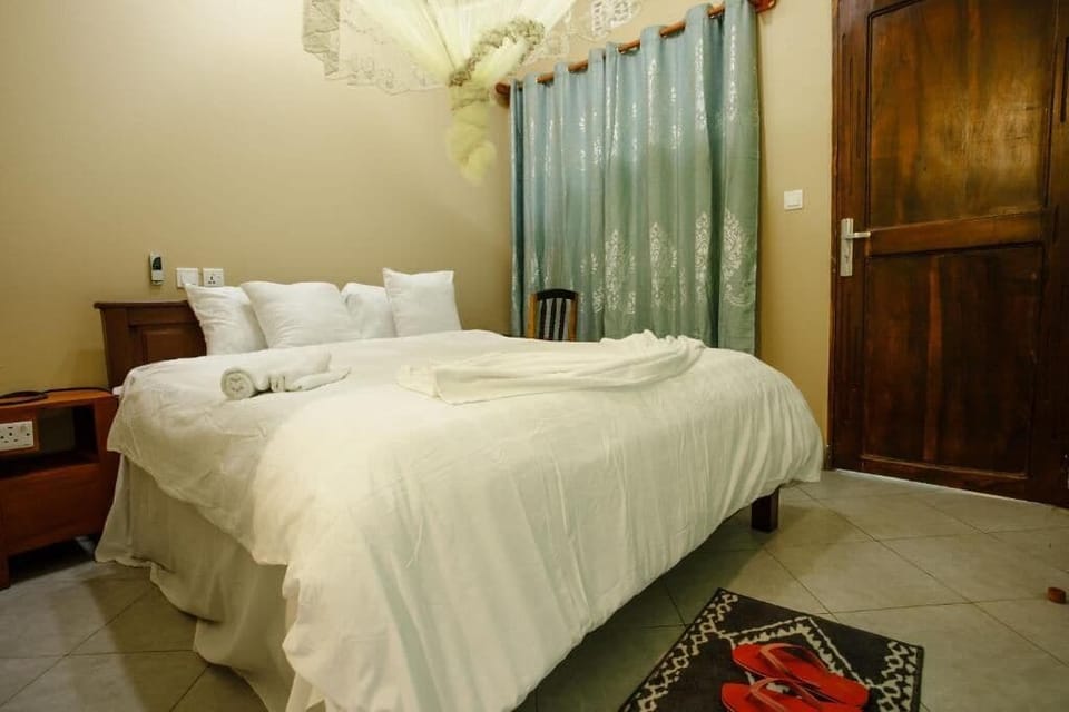In-room safe, desk, laptop workspace, WiFi (free)