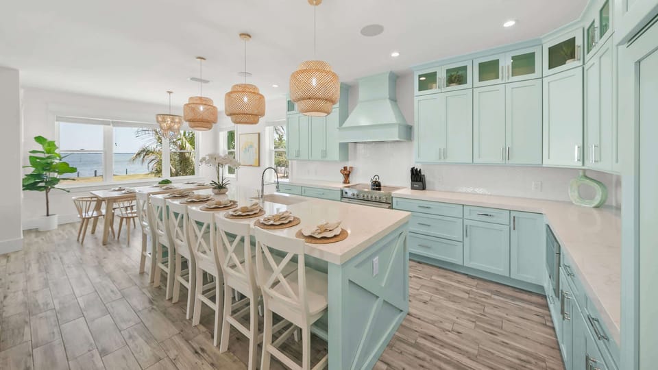 Chef's kitchen - Dining - Bay views