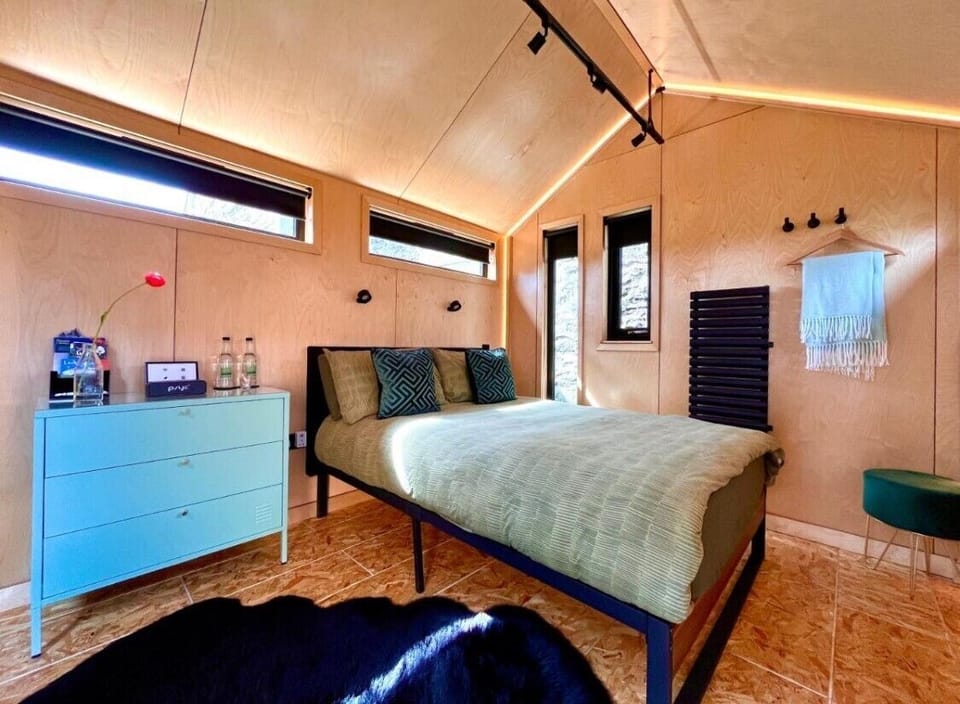 Double Room | Free WiFi, bed sheets