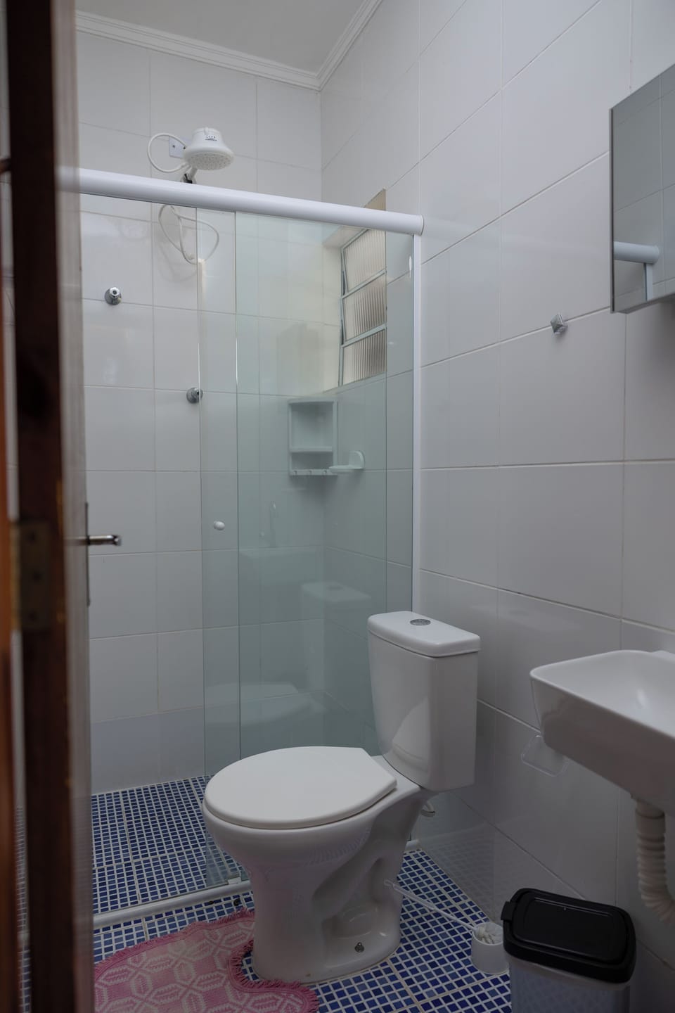 Double Room, Pets Allowed | Bathroom | Shower, towels, soap, toilet paper