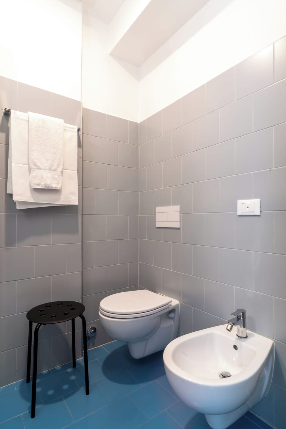 Shower, towels, toilet paper