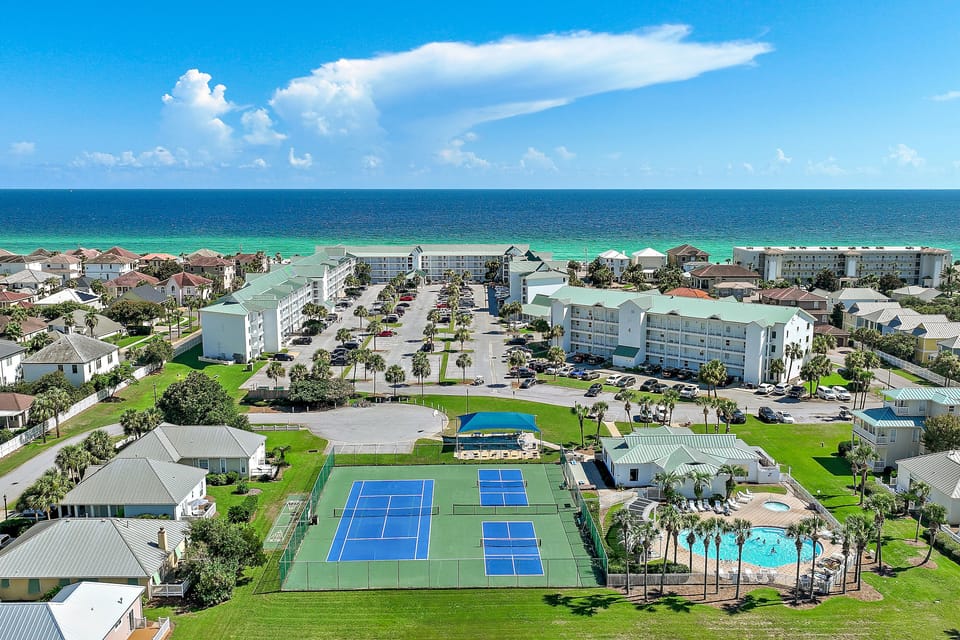 Maravilla Resort Condominiums