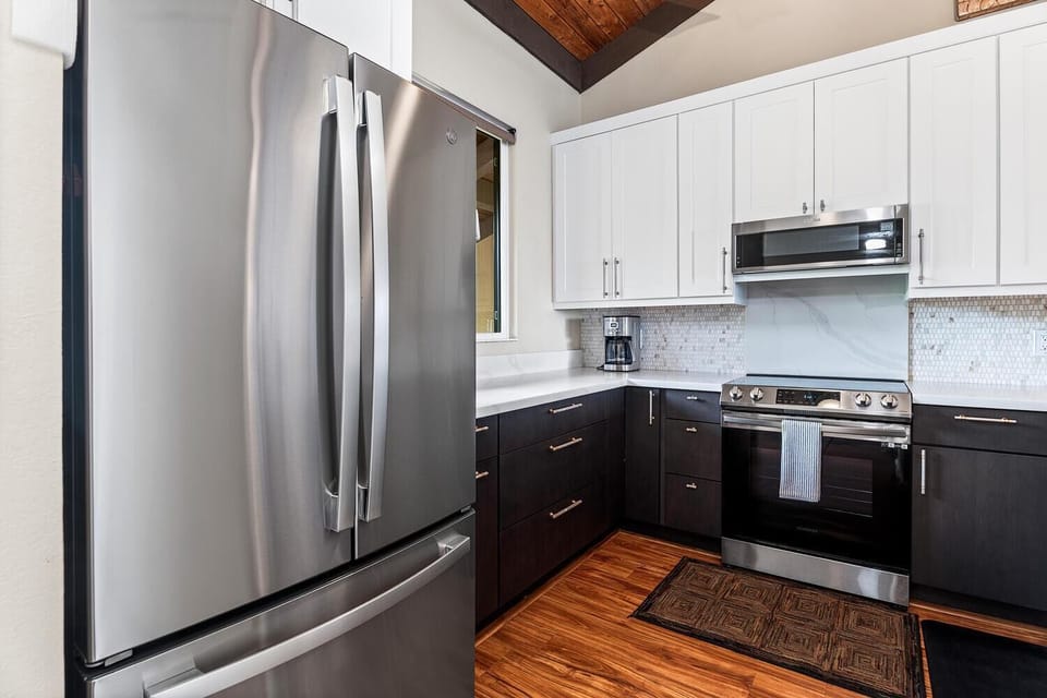 Condo, Multiple Beds (KKSR#4303 Direct Oceanfront, Top Floo) | Private kitchen