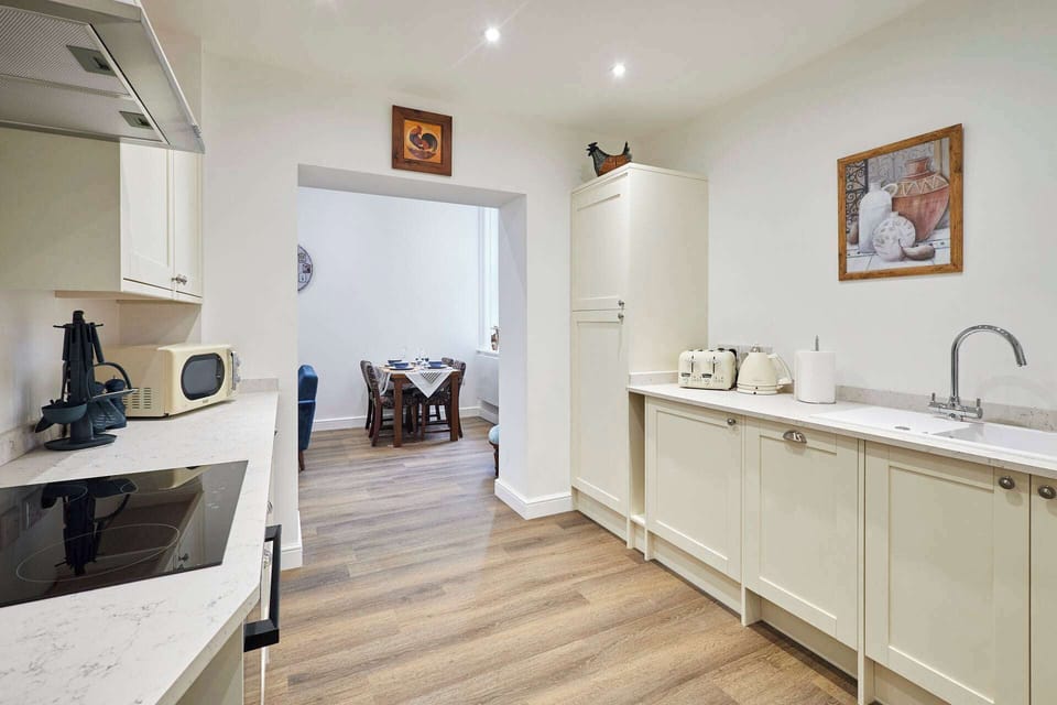 The Coach House, Saltburn - Host & Stay
