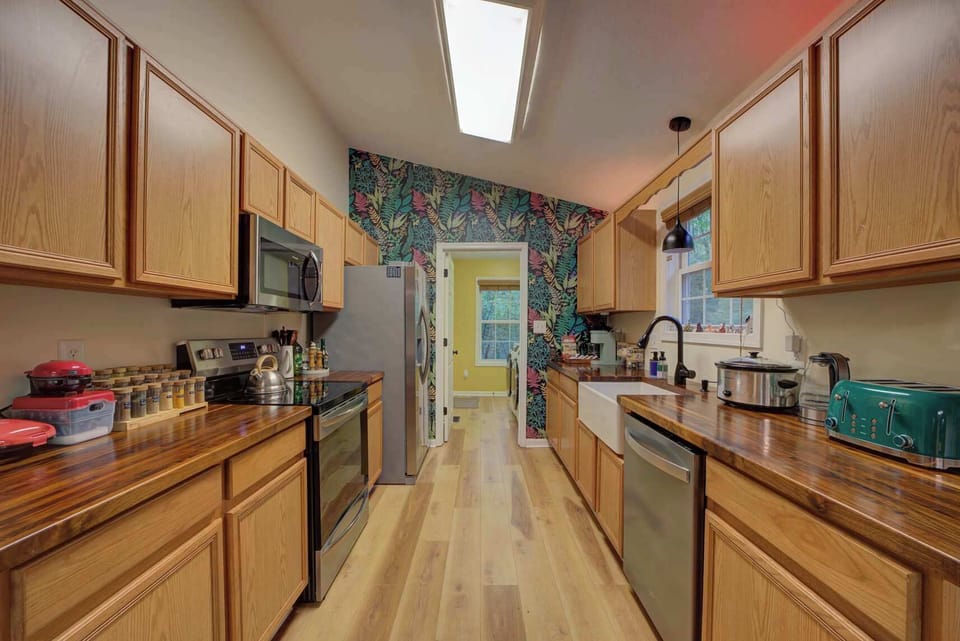 Kitchen with plenty of counter space—easy for prepping snacks and packing lunches for adventures.