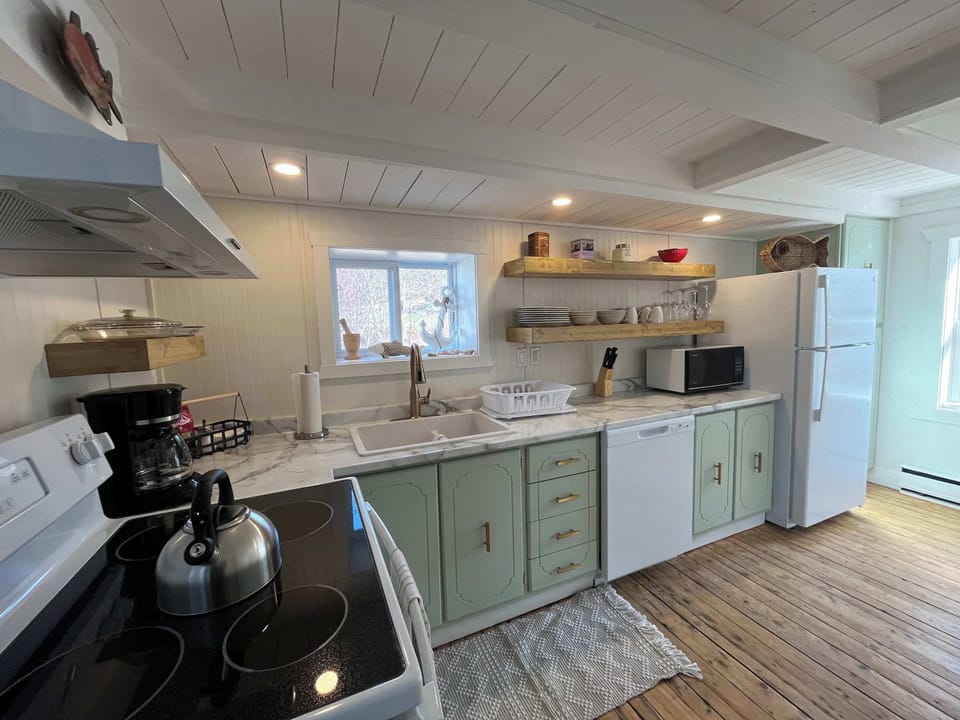 Wild Cove Retreat Kitchen