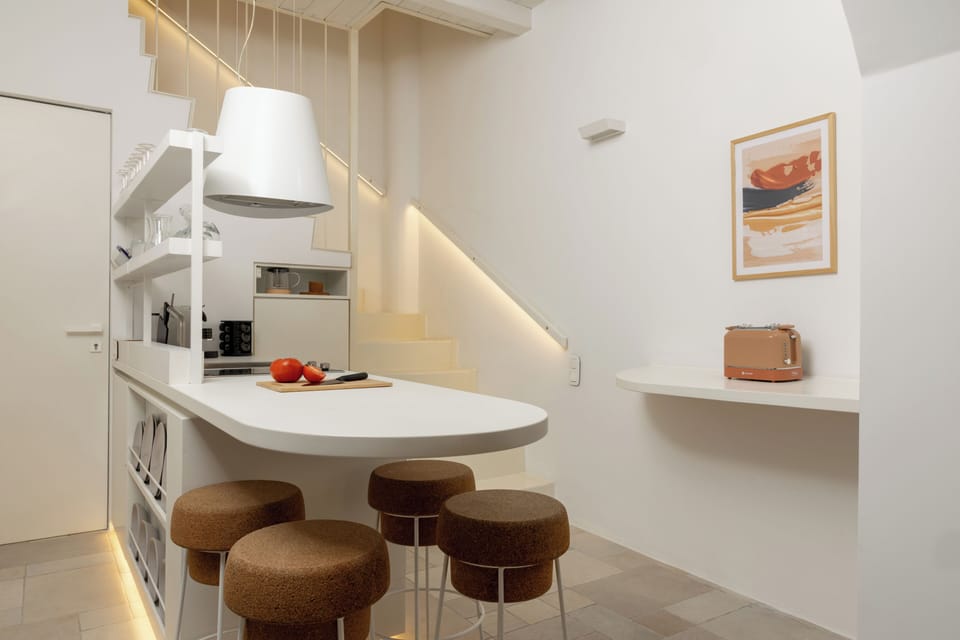 A welcoming kitchen space blending design and practicality.
