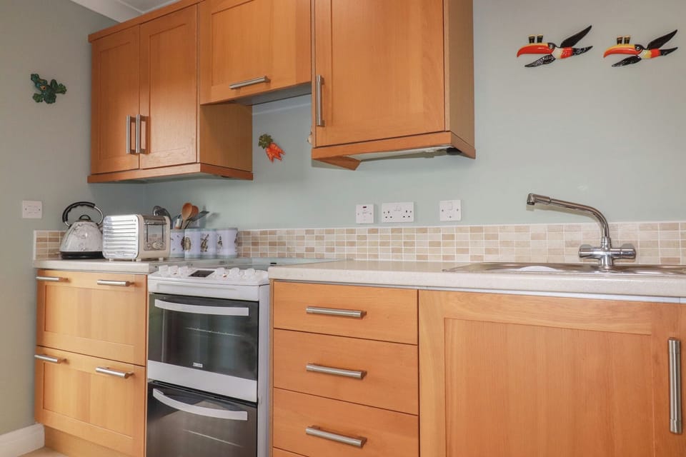 Cookware/dishes/utensils