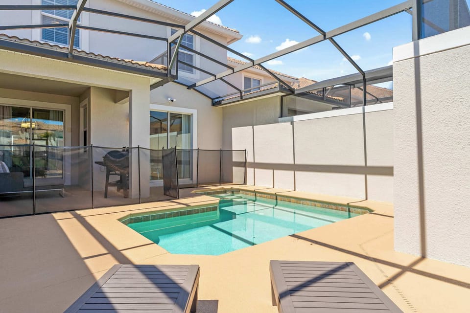 Poolside paradise, all to yourself