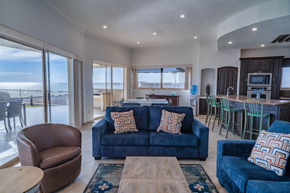 9 - Living Room - S Sky 110