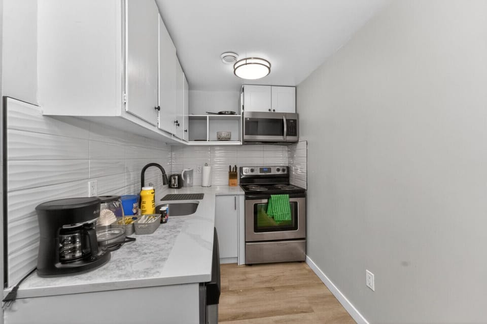 Fully equipped kitchen for everyday cooking