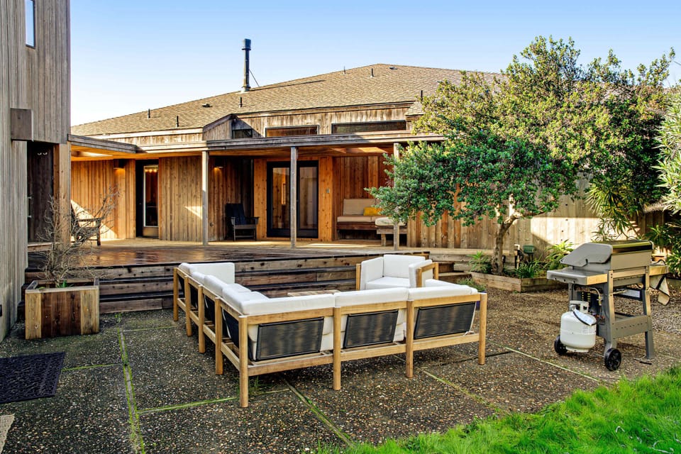 Step outside to your private deck, an ideal spot for soaking up the sun or enjoying evening conversations under the stars.