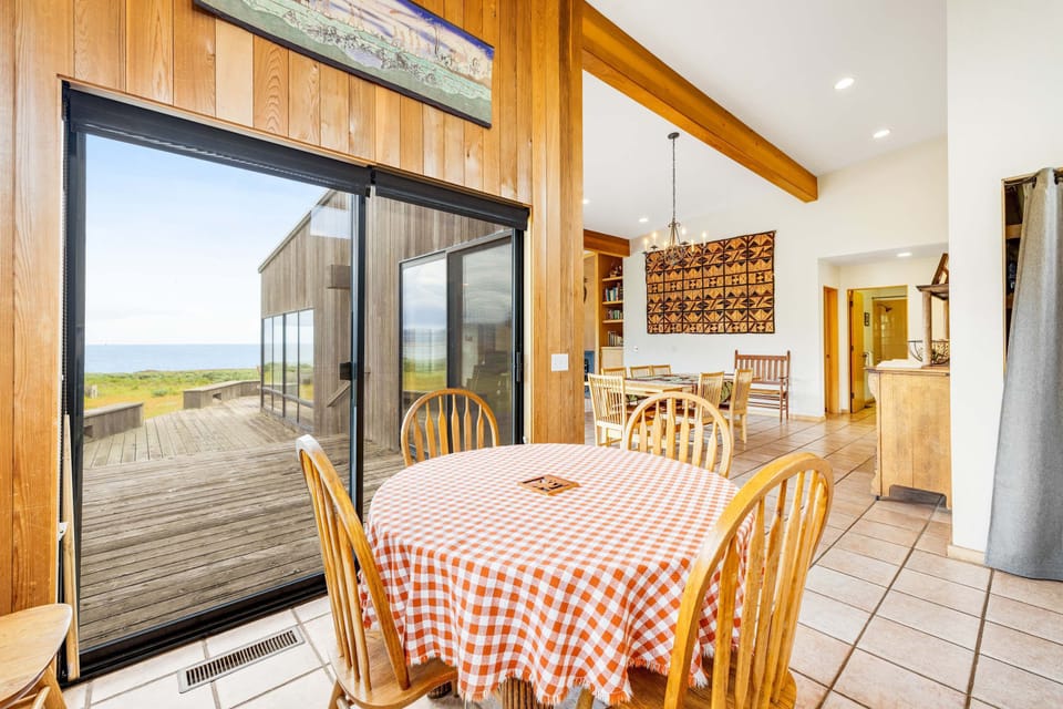 Dine with a view in this inviting space, where the ocean backdrop adds a touch of magic to your gatherings.
