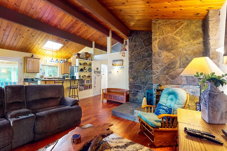 Natural light floods this inviting living space, creating a warm atmosphere for your family gatherings.