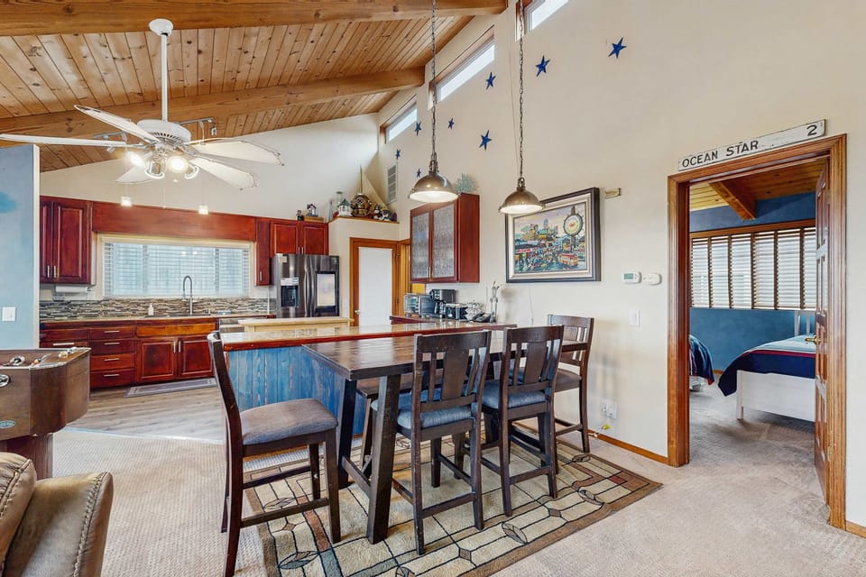 The well-equipped kitchen makes meal prep a breeze, allowing you to enjoy fresh coastal cuisine at home.