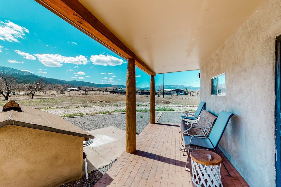 Sweeping high-desert views from the covered porch