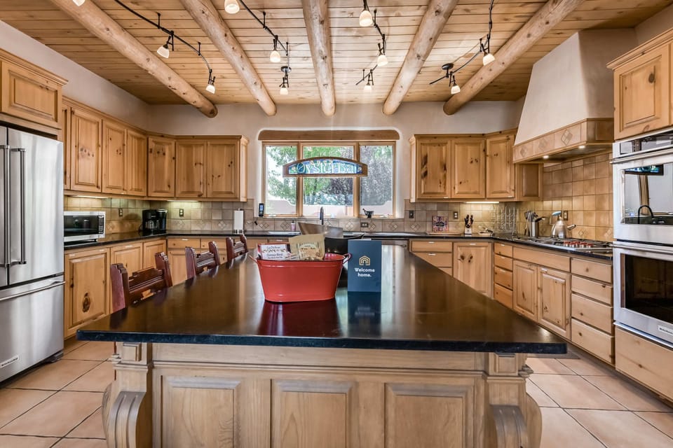 Double oven and ample counter space for cooking together