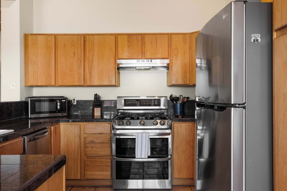 Plenty of counter space and a breakfast bar