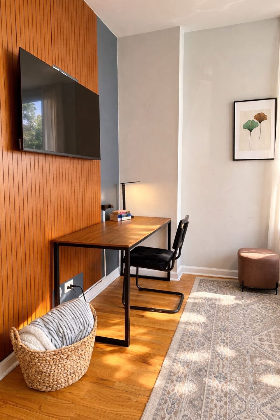 Modern comfort meets urban style. Enjoy abundant natural light and a seamless flow between work and relaxation.