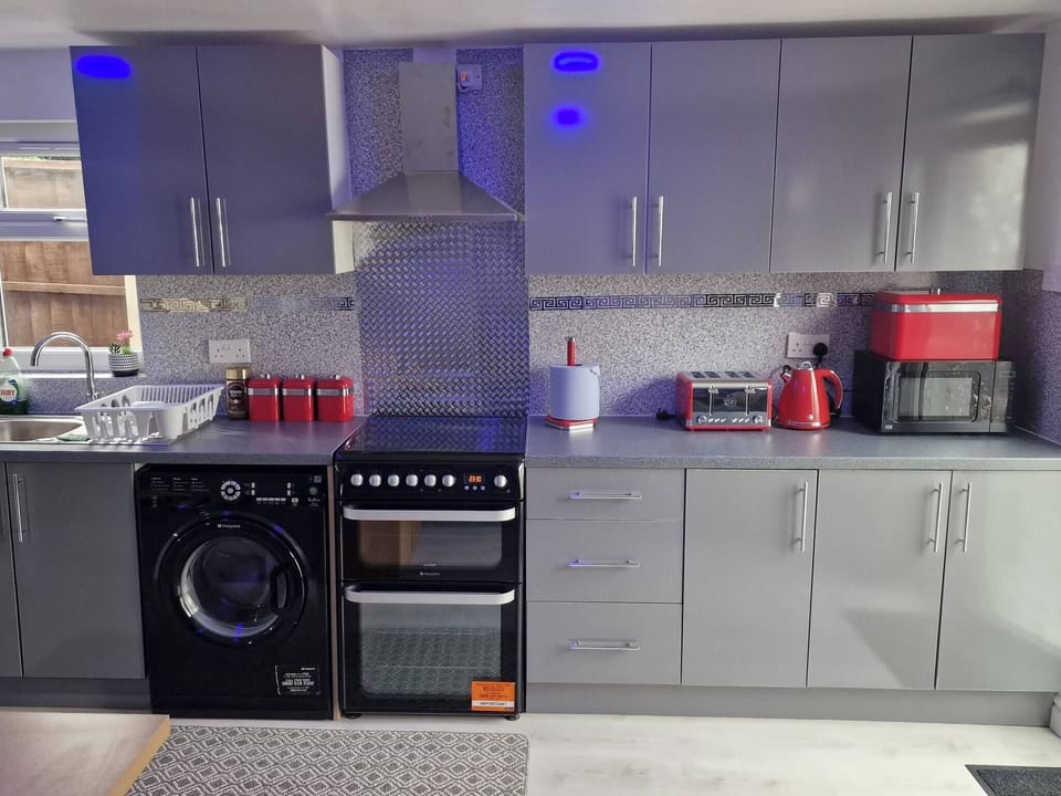 Apartment, 1 Bedroom | Private kitchen