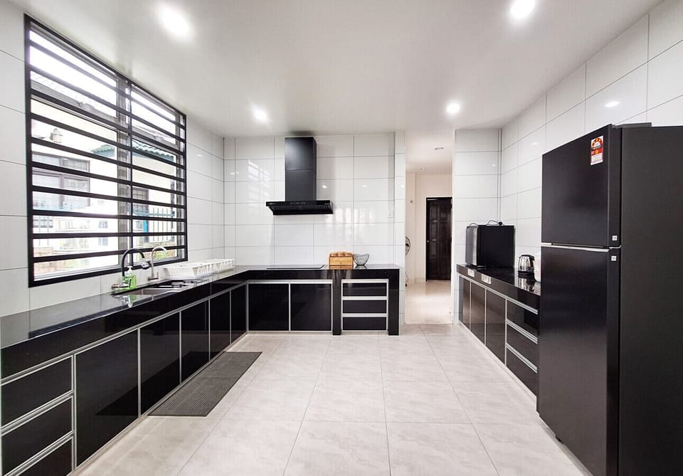 Full Kitchen