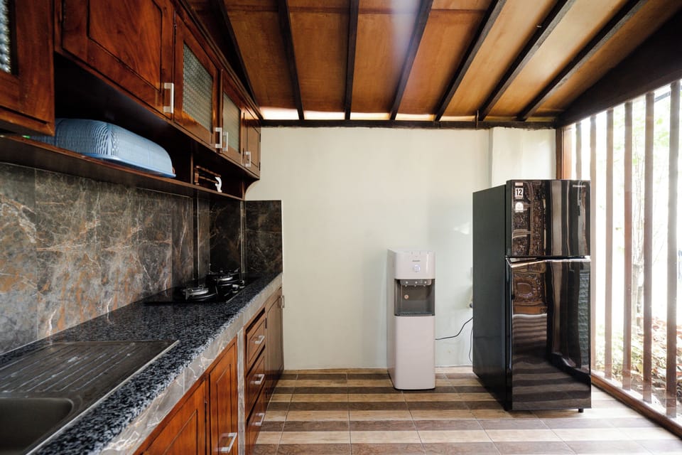 Villa, 6 Bedrooms | Shared kitchen facilities
