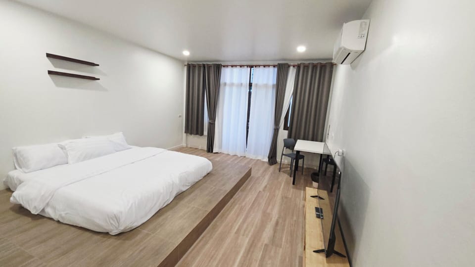 Superior Room, 1 King Bed | Floor plan