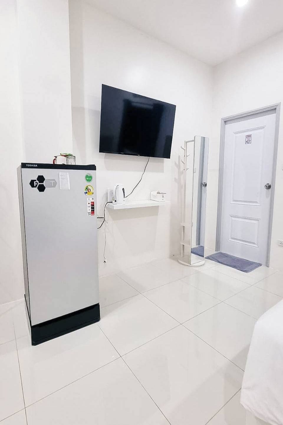 Deluxe Double Room | Desk, laptop workspace, blackout drapes, free WiFi